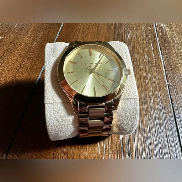 Michael Kors Slim runway watch - Picture 10 of 12